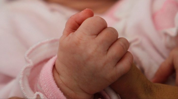 Encuentran con vida a recién nacida sustraída desde hospital de Temuco: Hay una persona detenida