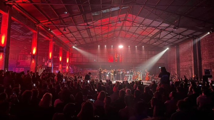 Clásica no Convencional: El innovador concierto de Puccini en galpón abandonado de Santiago