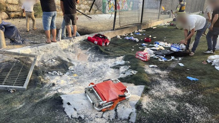 Misil lanzado desde el Líbano deja 11 muertos en Israel: Cayó en campo de fútbol