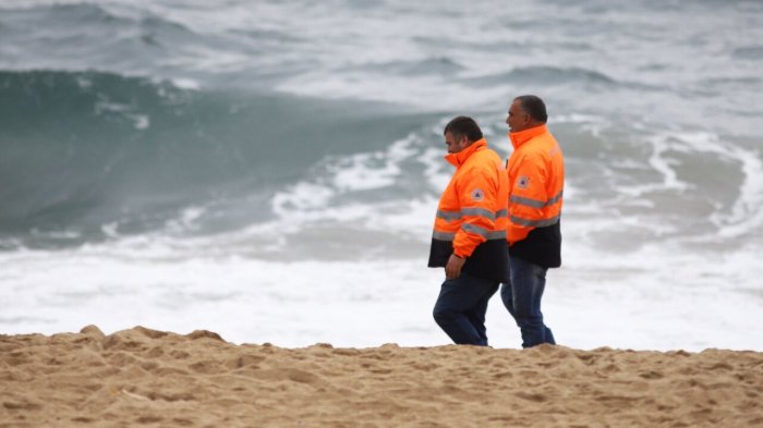 Impacto en Viña del Mar: Lo que se sabe de niña arrastrada por las olas durante marejadas