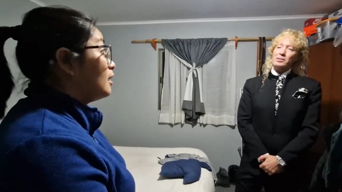 Leonardo Farkas visitó a mujer con hijo electrodependiente por donación: “Si se hubiese muerto...”