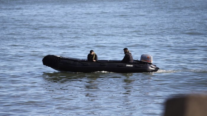 Mamá de niña arrastrada por el mar en Viña realizó desgarradora petición: “No me moveré de acá”