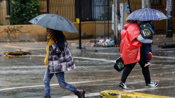 Lluvia y hasta vientos para la RM: La intensa semana que se viene para Santiago