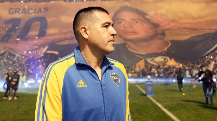 Juan Román Riquelme se indigna con periodista y abandona entrevista en vivo: “No me reta ni mi viejo”