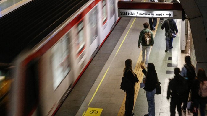 Por baja tensión eléctrica: Metro cerró 4 estaciones e informó baja frecuencia en trenes