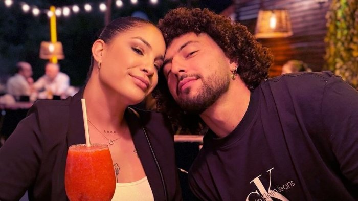 “Esto es para los locos”: Pareja de Maximiliano Falcón emociona a hinchas con emotiva dedicatoria