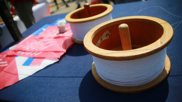 El peligro del hilo curado: Menor que iba en bicicleta se enredó y terminó grave con corte en su cuello