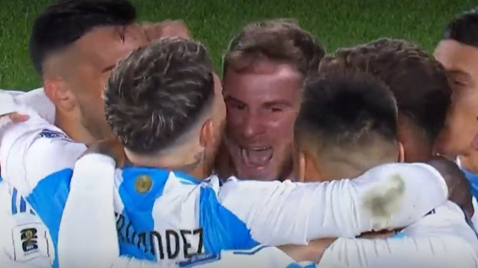 Chile se durmió y Argentina abrió el marcador con gol de Mac Allister iniciando el segundo tiempo