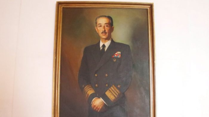 Corte Suprema revoca fallo y vuelve a permitir al Ejército usar retratos de jefes de la dictadura militar