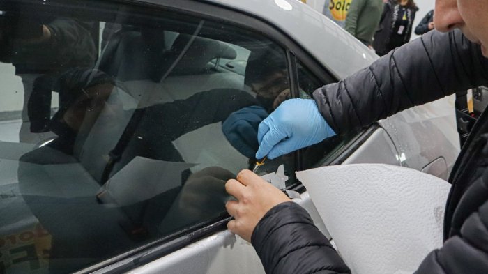 Vence el plazo: Qué vehículos deben tener el grabado de patentes obligatorio en septiembre