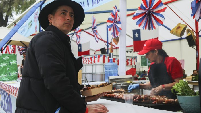 Fiestas Patrias 2024: Revisa 8 fondas GRATIS para celebrar sin gastar demás en Santiago