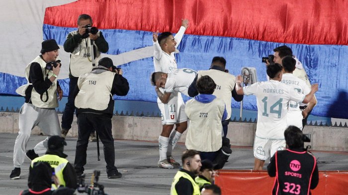 La U venció a Huachipato con un polémico penal y agónico gol de Nicolás Guerra