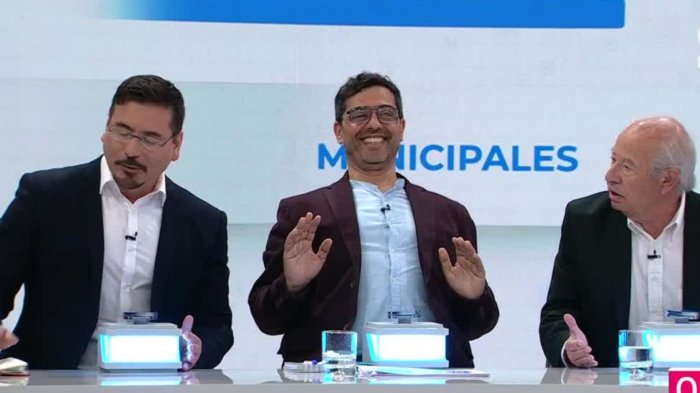 “Viene a mentir y engañar”: Candidatos a alcaldía de Recoleta protagonizaron tenso debate