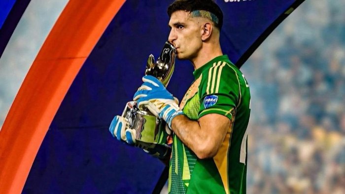 Dibu Martínez alza la voz ante drástica sanción de la FIFA por sus gestos: “Es para hacer sonreír”