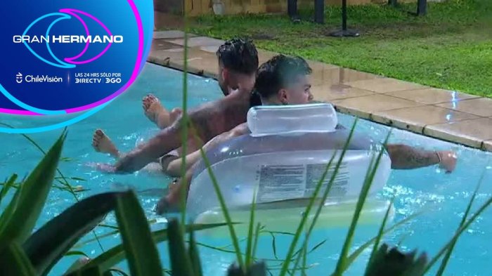 ¡Se unió toda la casa!: Jugadores se juntaron para tierna despedida a Manuel