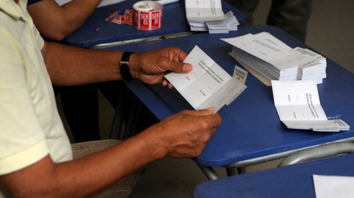 Elecciones 2024: Revisa con tu RUT si eres vocal de mesa el próximo 26 y 27 de octubre