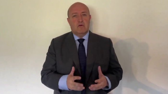 Manuel Guerra ofrece disculpas a Carter y Matthei por “dichos inapropiados” en chats con Hermosilla