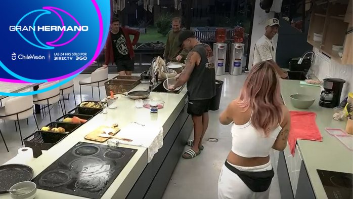 ¡A petición de Michelle! Imágenes exclusivas de Miguel lavando la loza en Gran Hermano