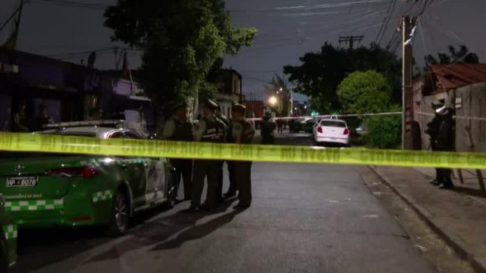 Triple homicidio en Lo Prado: Investigan fatal balacera al interior de cité