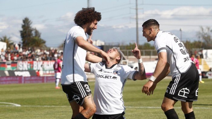 Colo Colo logra dar vuelta el partido contra Palestino y lidera la tabla del Campeonato Nacional