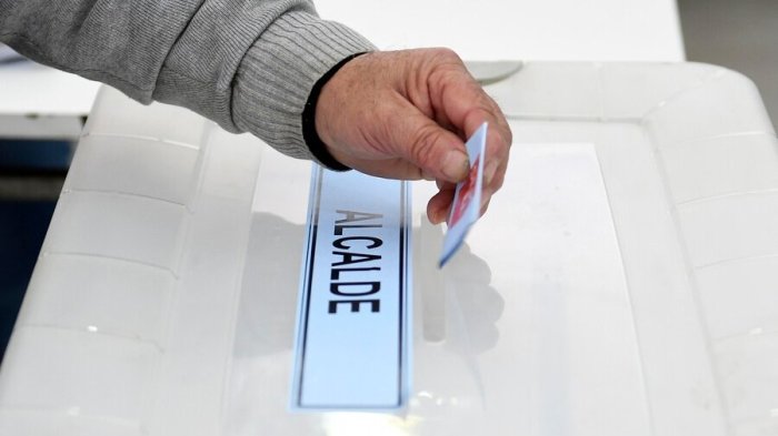 Un voto y ganan: Las tres comunas de Chile donde solo hay un candidato a alcalde