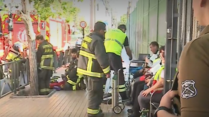 Tres adultos mayores descompensados por presunta emanación de gas en Línea 6 del Metro de Santiago