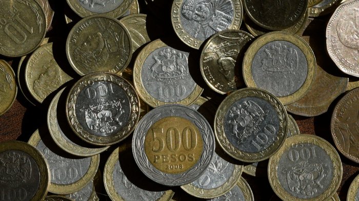 Revisa tus bolsillos: Esta es la rara moneda chilena que puedes vender por hasta $700.000