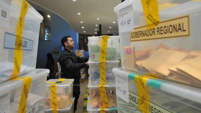 Insólito: Más de 150 personas votaron en mesa de Santiago por candidatos a concejales de Talcahuano