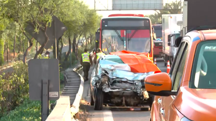 Fatal accidente en Autopista Vespucio Norte: Choque entre micro y auto dejó un fallecido