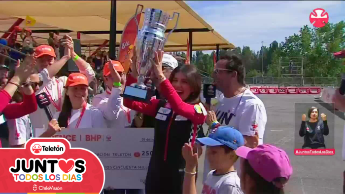 ¿La reina del karting? Tati Fernández arrasó en carrera de Espacio Riesco y se coronó como ganadora