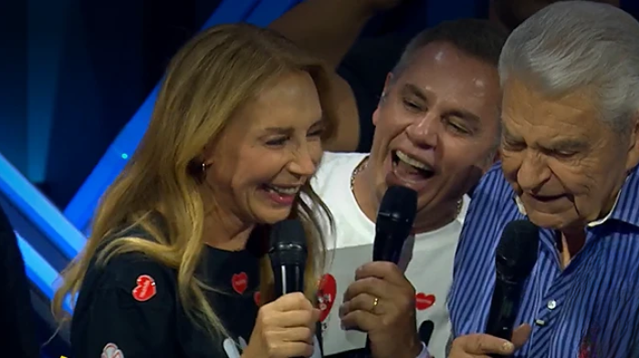 ¿Se le fue en collera?: Karen Doggenweiler sufrió chascarro con cómputo de la Teletón 2024