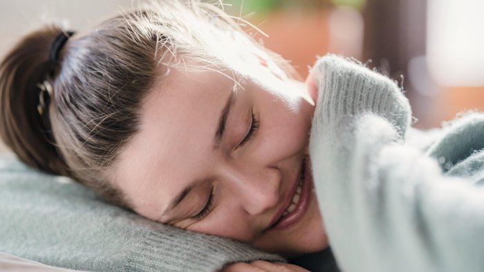 Descubre qué es el ASMR y por qué se le llama “orgasmo cerebral”