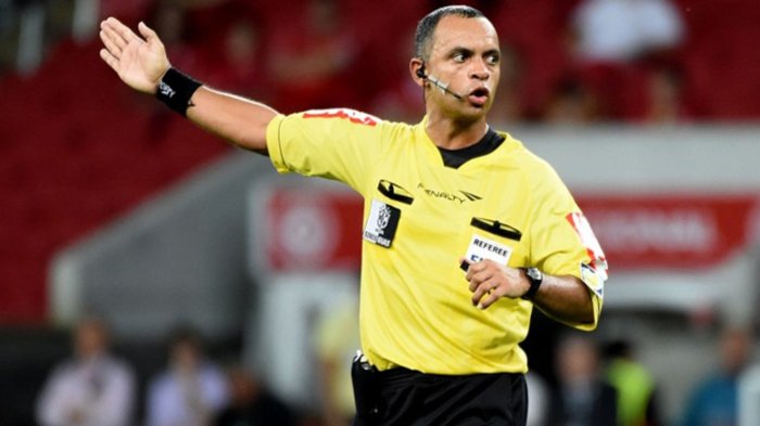 Cómo le ha ido a Chile con Wilton Sampaio, el polémico árbitro para el duelo ante Perú