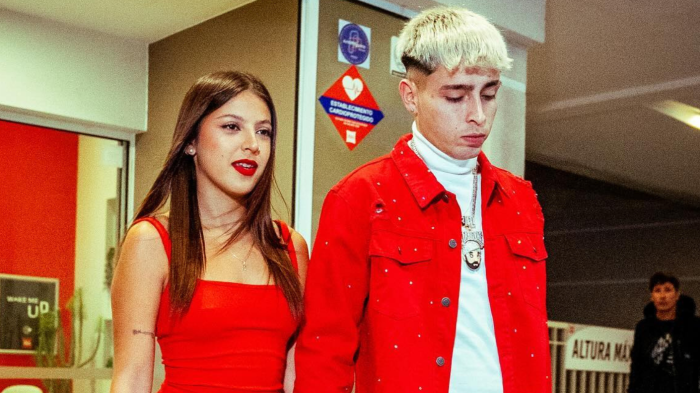 Ak4:20 disparó ante rumores de supuesta infidelidad hacia Ignacia Antonia: “Háganse ver, gente resentida”