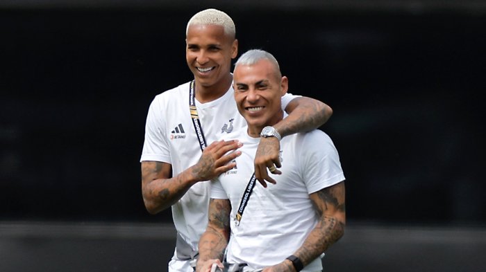 “Qué bueno que...”: Eduardo Vargas y Deyverson aclaran supuesta pelea en el Atlético Mineiro