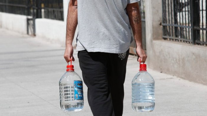 Anuncian nuevo corte de agua en Región Metropolitana: ¿Cuál es la zona afectada?