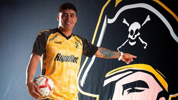 Cláusulas y un acompañante: Los resguardos que tomó Coquimbo Unido con Brian Fernández