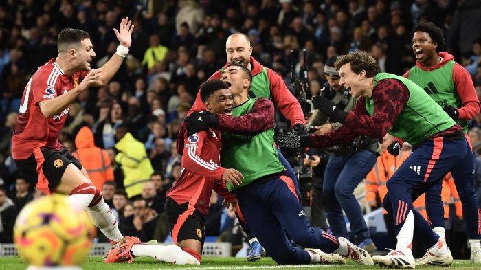 Sufre Guardiola: El City se desmoronó en los minutos finales y terminó perdiendo ante el United