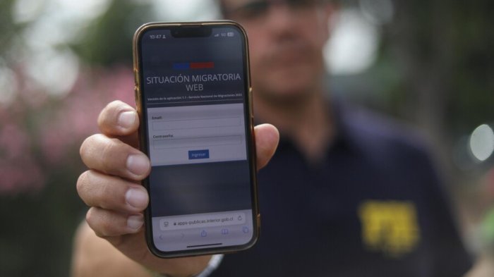 Debuta app de las policías para fiscalizar a personas extranjeras: Tiene “semáforo” migratorio