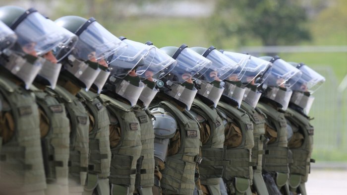 Polémica por bono para carabineros: Proyecto pasó a comisión mixta y Tohá apuntó a la oposición