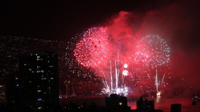 Viña del Mar tendrá fuegos artificiales en Año Nuevo: Concejo municipal confirmó empresa a cargo