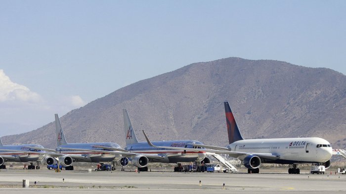 Justo antes de Navidad: American Airlines suspendió por horas sus vuelos en EE.UU. y explicó causa
