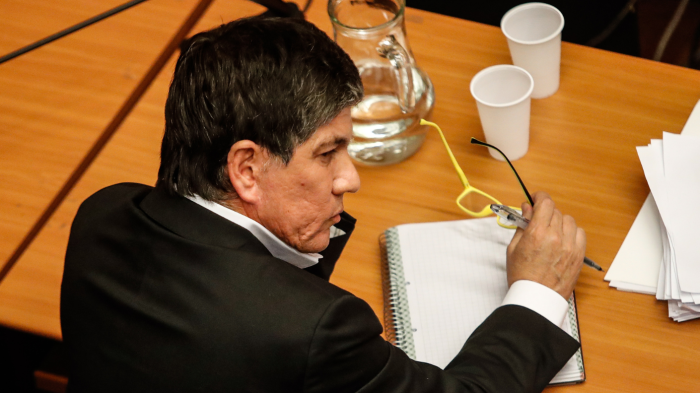 Denunciante de Manuel Monsalve regresó a su casa tras días internada en recinto médico