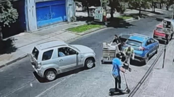 Hombre fue arrollado por auto que huía de bencinera sin pagar