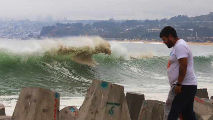 Alerta por nuevo aviso de marejadas anormales a partir de este viernes en costas chilenas