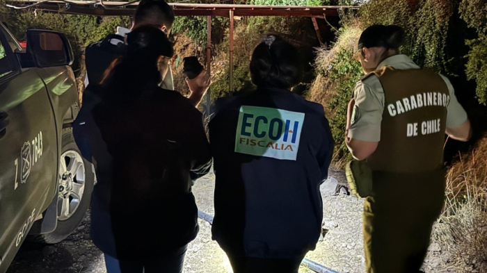 Encuentran cadáver con múltiples heridas cortopunzantes al fondo de un canal en Puente Alto
