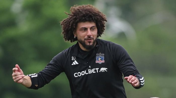 Se abrió un nuevo flanco: Aníbal Mosa confesó que Maximiliano Falcón pidió salir de Colo Colo