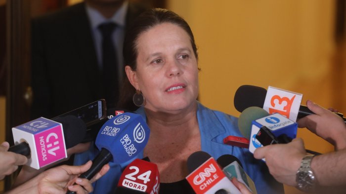 Ministra Fernández aclaró polémica tras fallida compra de casa de Salvador Allende