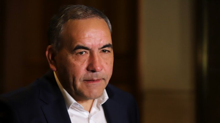 “Estoy preocupado”: Senador Fidel Espinoza confirma que su hija lleva 7 días incomunicada en Cochamó