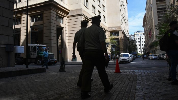 Funcionaria pierde la vida tras caer desde el piso 14 del Ministerio de Hacienda